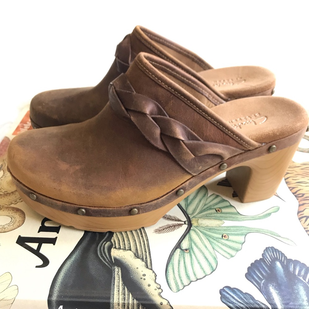 Clark’s Artisan Brown Leather Lendella Meg clog